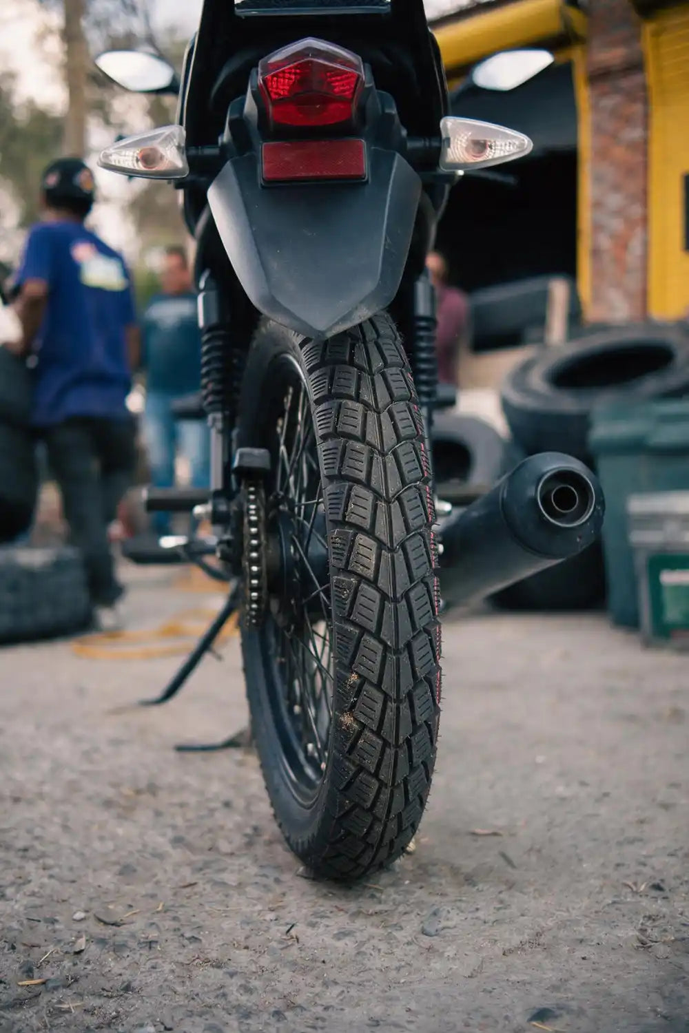 006A-ISP 2.75-17 TT Llanta de moto ISP Tires + de motociclista