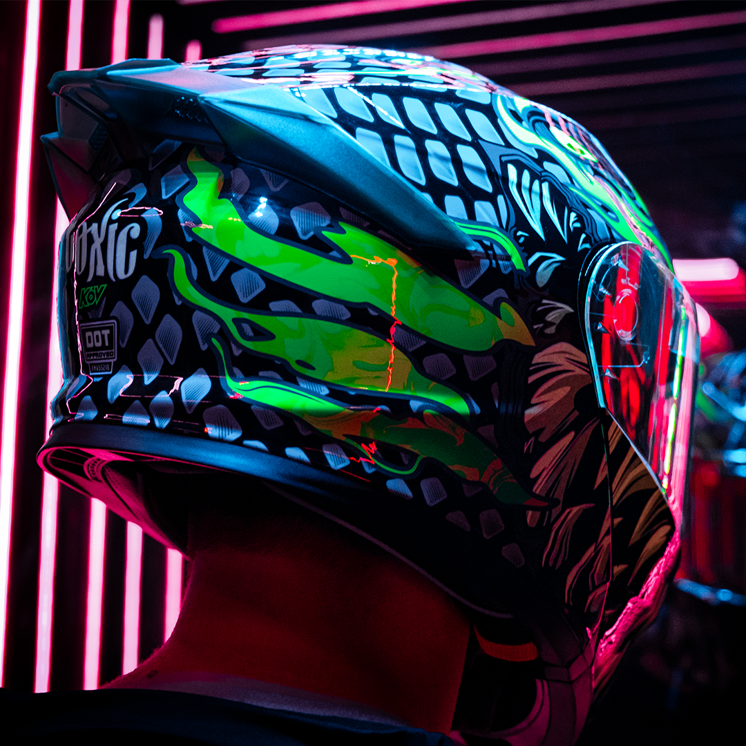 CASCO THUNDER TOXIC ESCAMAS (Fluorescente) Cascos KOV + de motociclista