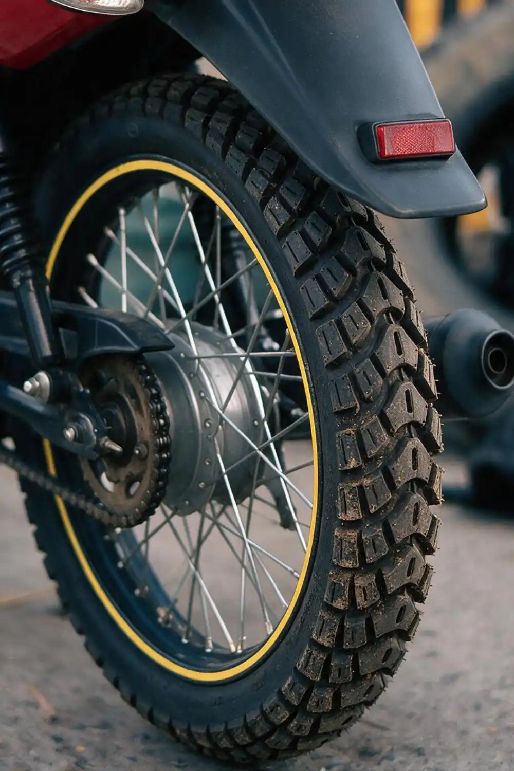 TRACK 3.00-18 TT Llanta de moto Kov Tires + de motociclista