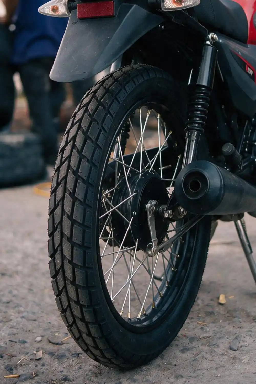 VULKAR 3.00-17 TT Llanta de moto Kov Tires + de motociclista