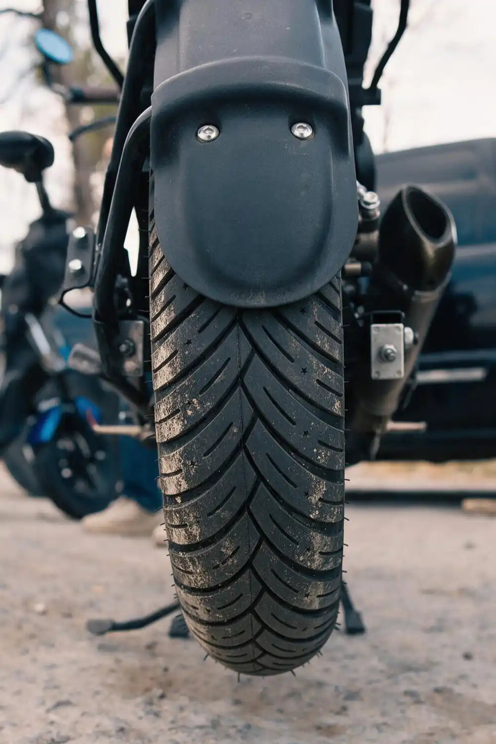 ARROW 130/70-17 TL Llanta de moto Kov Tires + de motociclista
