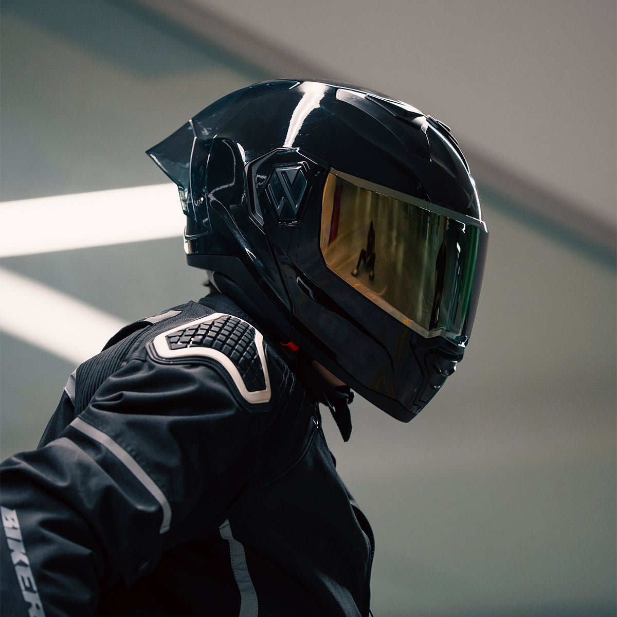 CASCO ALPHA NEGRO GLOSSY