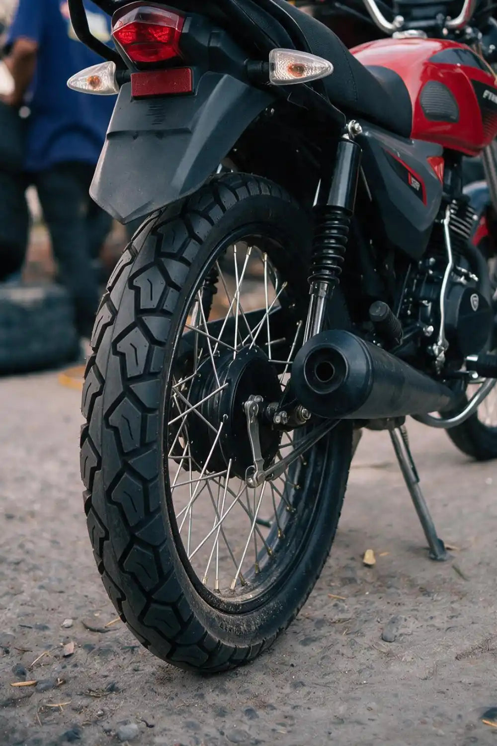 CHAMPION 110/90-16 TT Llanta de moto Kov Tires + de motociclista