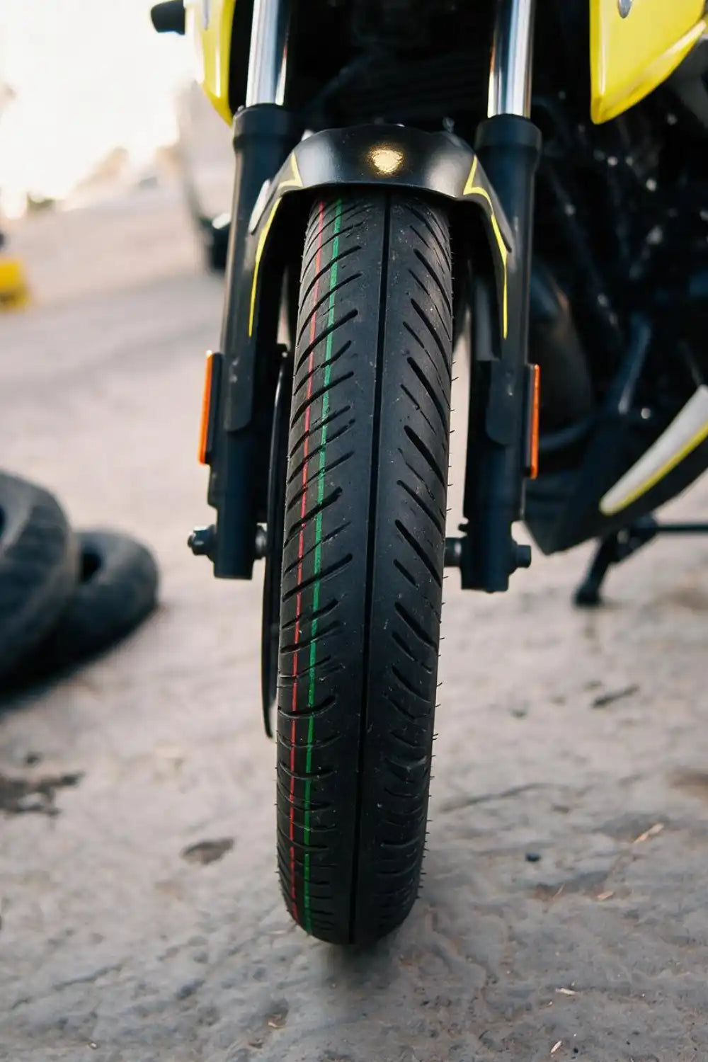 DROP 90/90-17 TL Llanta de moto Kov Tires + de motociclista