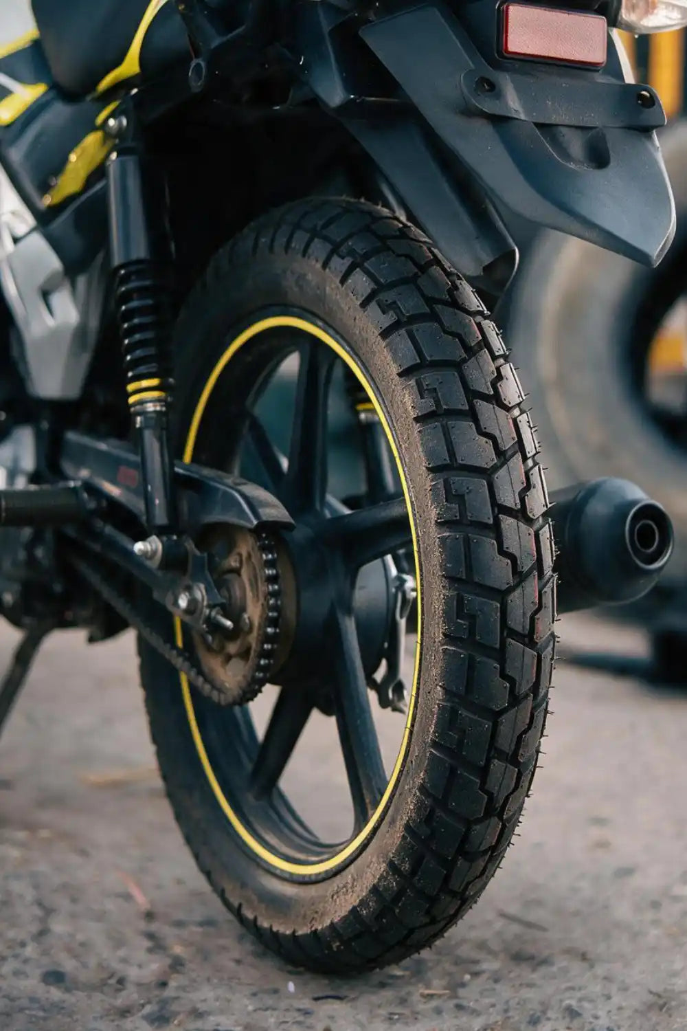 DURA GRIP 110/90-16 TL Llanta de moto Kov Tires + de motociclista